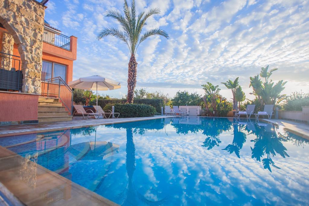 Villa Saraliana Sandy Beach Villas - Heated Pool - Jacuzzi - Private Beach Area Polis Szoba fotó