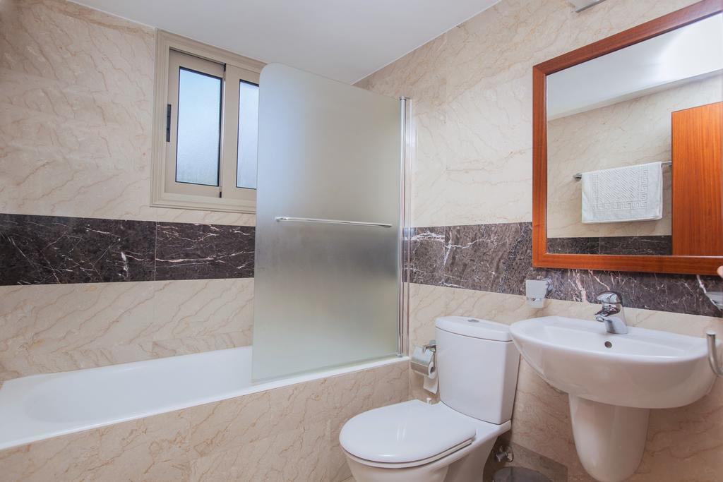 Villa Saraliana Sandy Beach Villas - Heated Pool - Jacuzzi - Private Beach Area Polis Szoba fotó