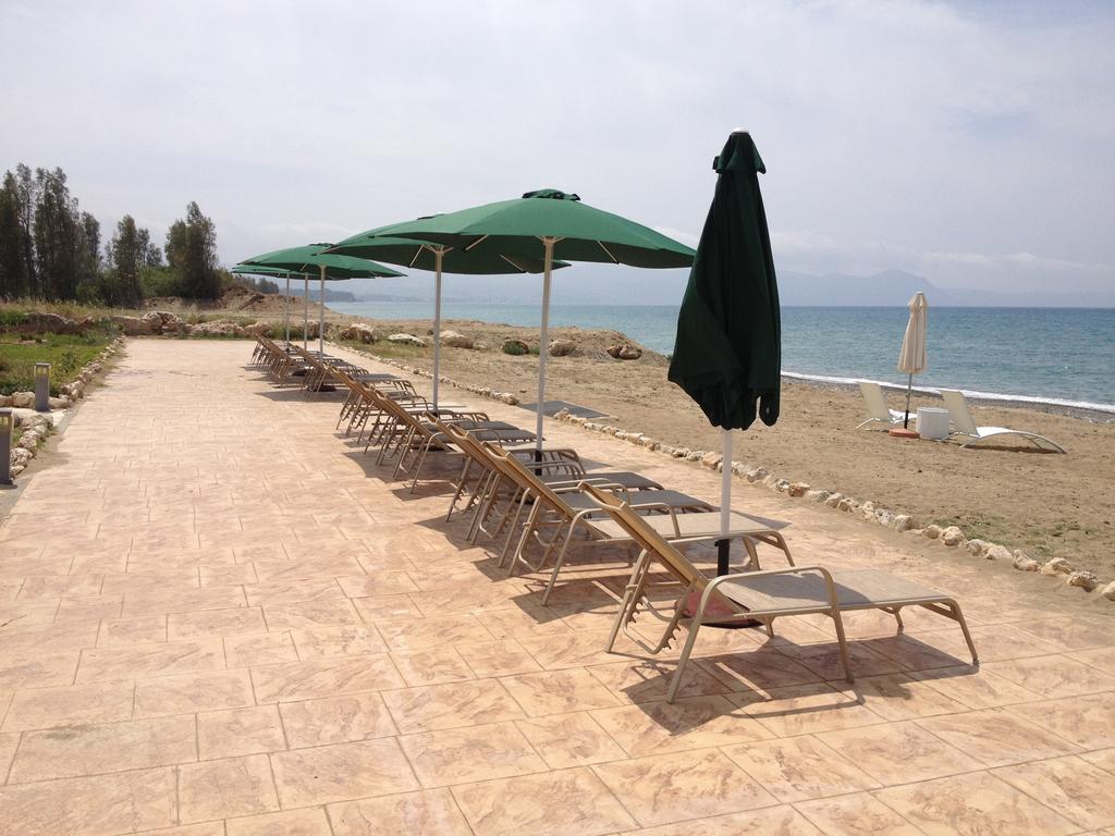 Villa Saraliana Sandy Beach Villas - Heated Pool - Jacuzzi - Private Beach Area Polis Szoba fotó