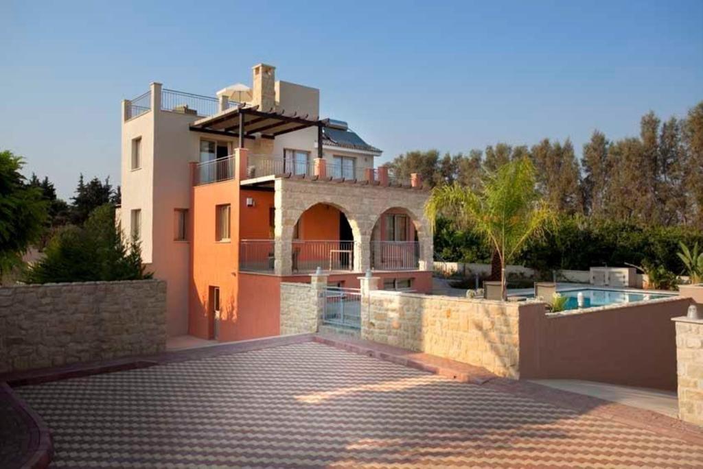 Villa Saraliana Sandy Beach Villas - Heated Pool - Jacuzzi - Private Beach Area Polis Szoba fotó